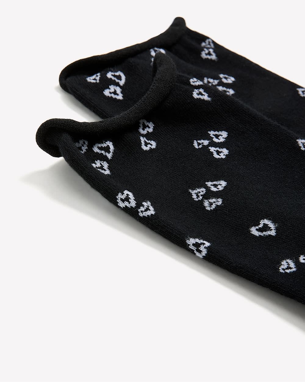 Black Crew Socks with Heart Outline Print